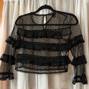 Stunning black cropped top lots of beautiful details